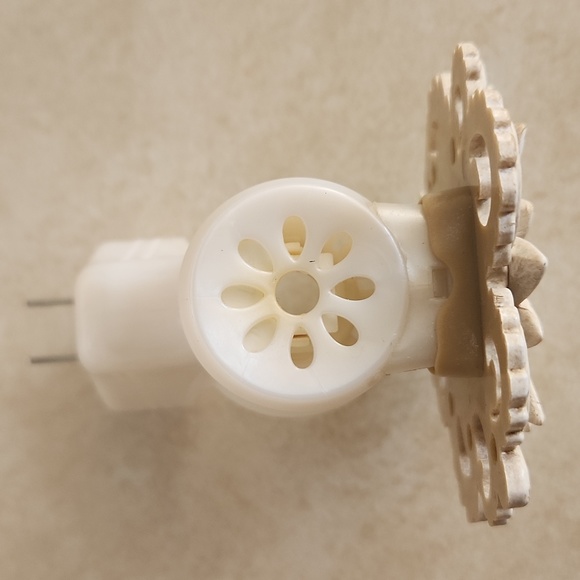 🌼 Wall Frangeance Diffuser - Picture 4 of 4